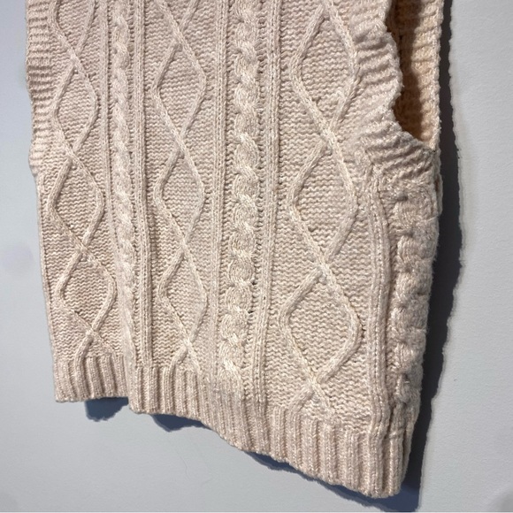 Girl Crush Sleeveless Cable Sweater Vest / Beige / XS - Picture 8 of 11